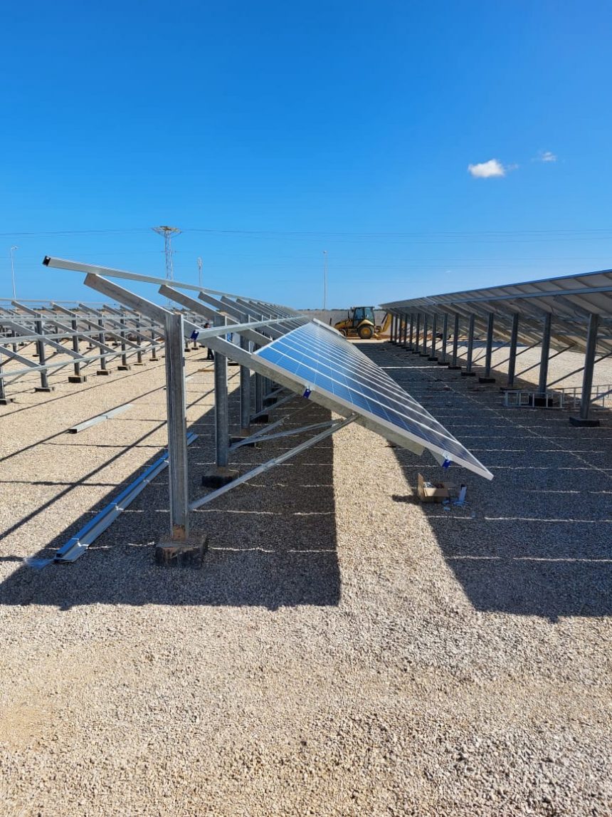 Recently in Tunisia was completed a 500kWp field mounting project with the single pole system (Ref. code: M-FS-102P)